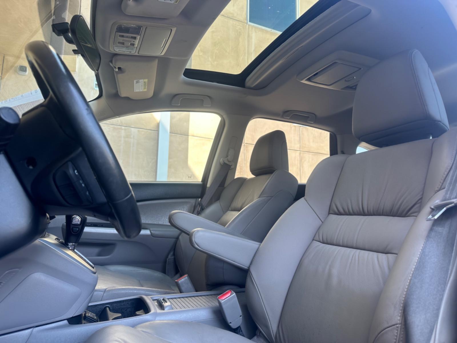 2012 BLUE /GRAY Honda CR-V leather (JHLRM3H70CC) with an 4 CYLINDER engine, Automatic transmission, located at 30 S. Berkeley Avenue, Pasadena, CA, 91107, (626) 248-7567, 34.145447, -118.109398 - Photo #16